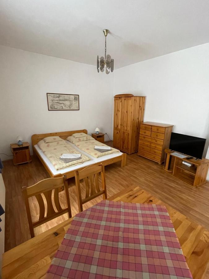 Bed & Breakfast Katalinkert Panzio Ráb
