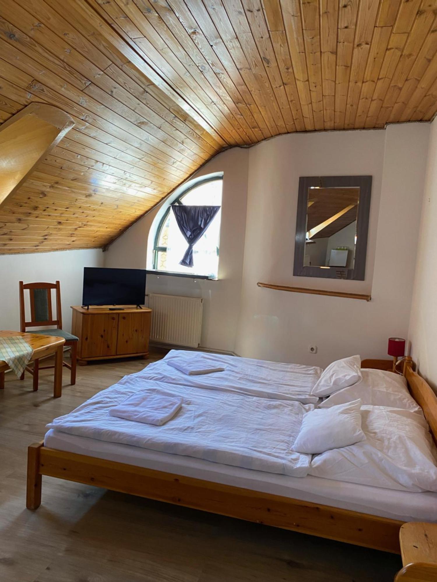 Katalinkert Panzio Bed & Breakfast Gyor