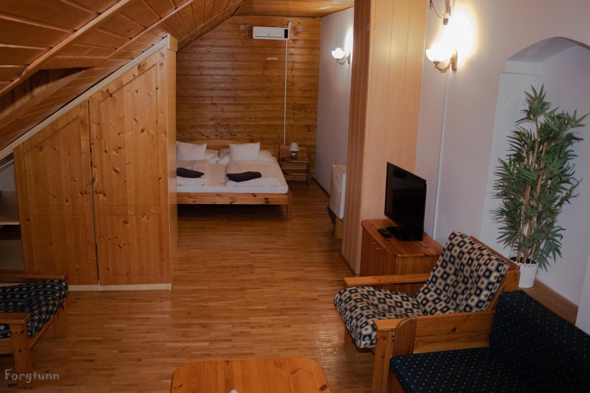 Katalinkert Panzio Bed & Breakfast